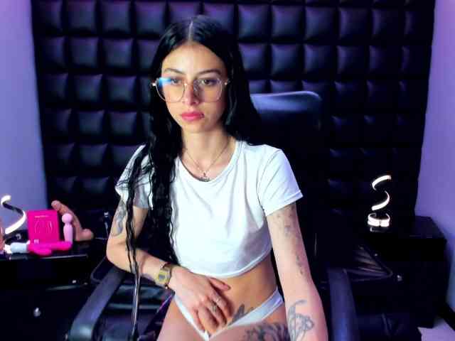 DulceMiiaa webcam