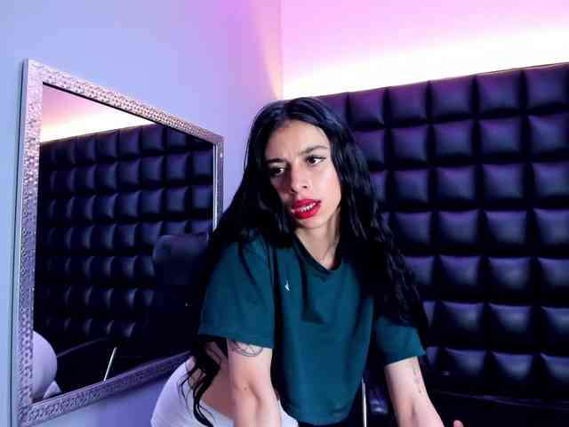 DulceMiiaa webcam