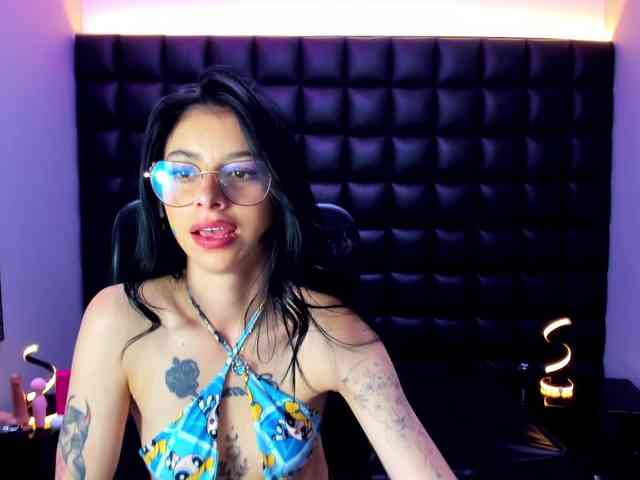 DulceMiiaa webcam