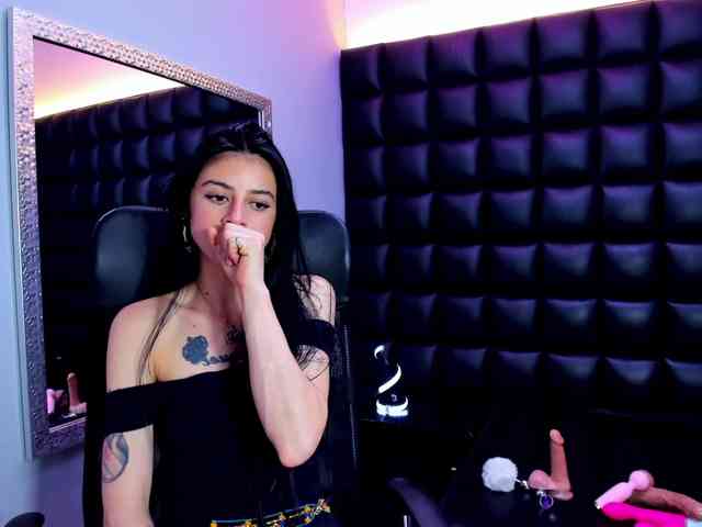 DulceMiiaa webcam