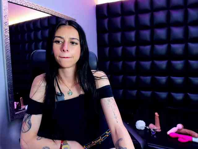 DulceMiiaa webcam