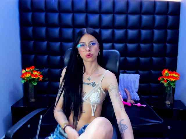 DulceMiiaa webcam