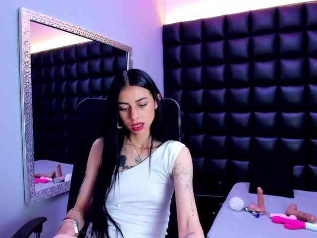 DulceMiiaa webcam