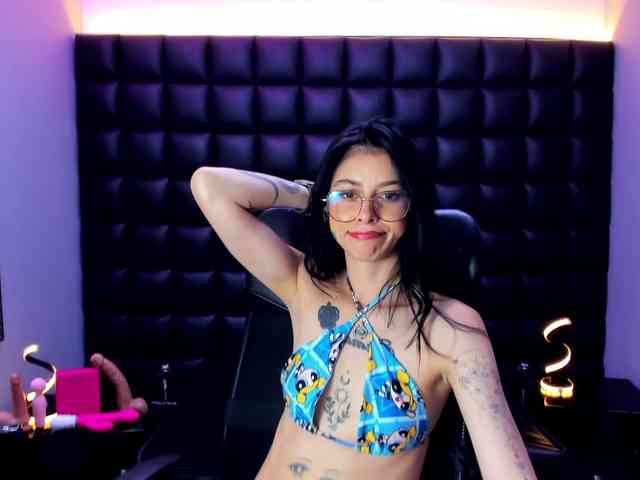 DulceMiiaa webcam