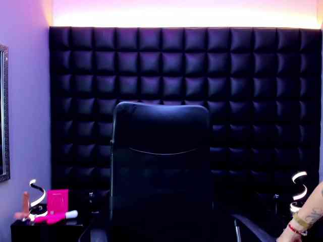 DulceMiiaa webcam