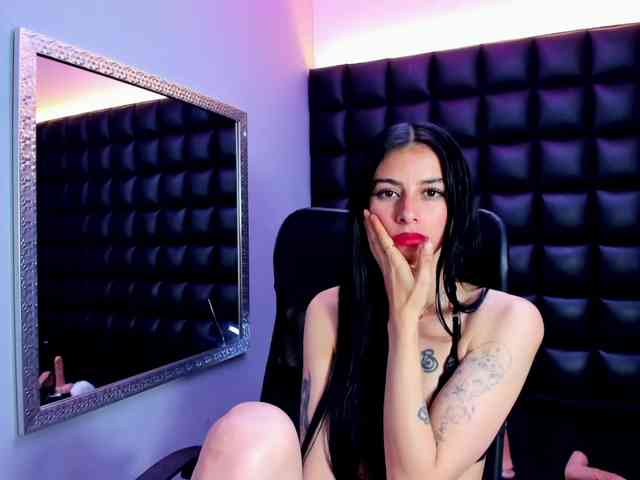 DulceMiiaa webcam