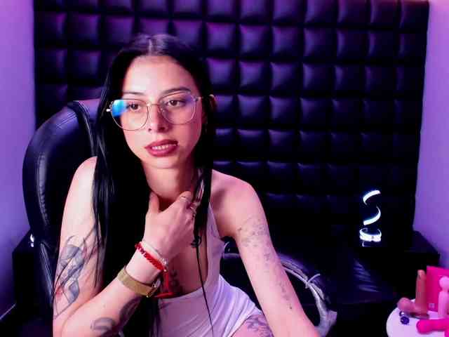 DulceMiiaa webcam