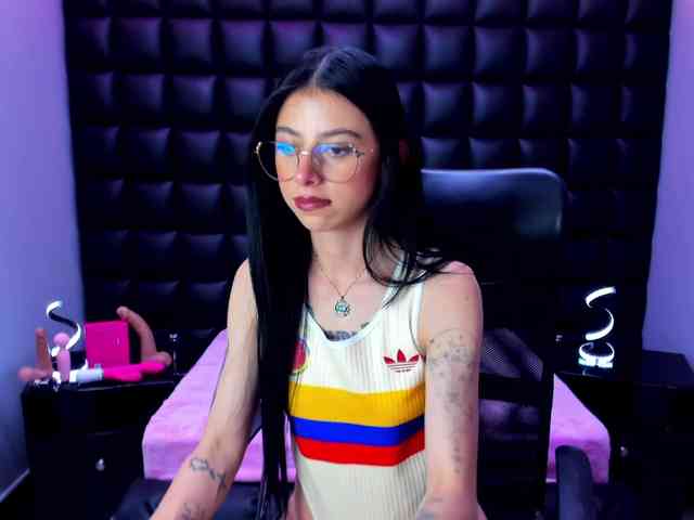 DulceMiiaa webcam