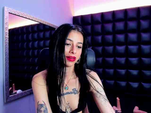 DulceMiiaa webcam