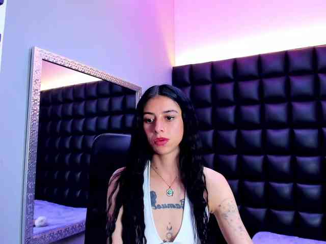 DulceMiiaa webcam