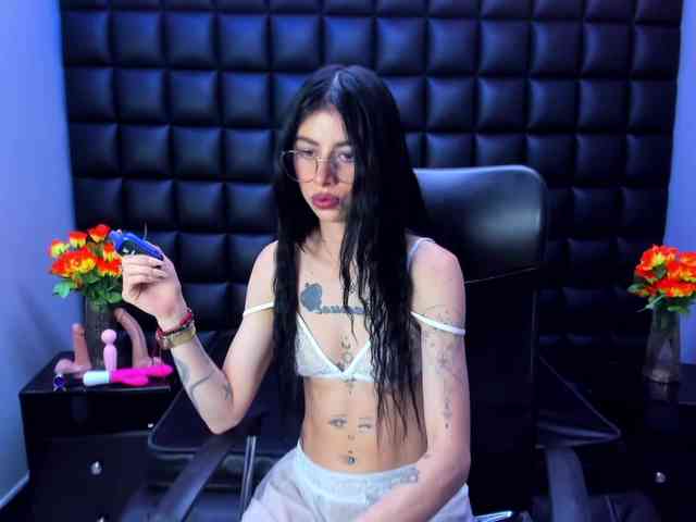 DulceMiiaa webcam