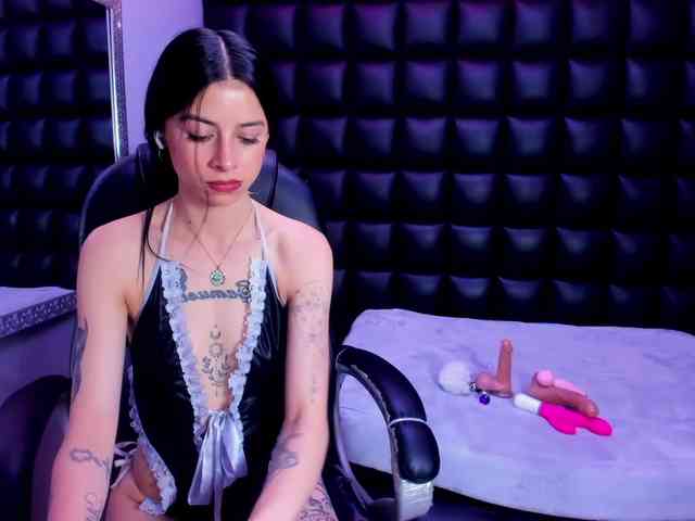 DulceMiiaa webcam