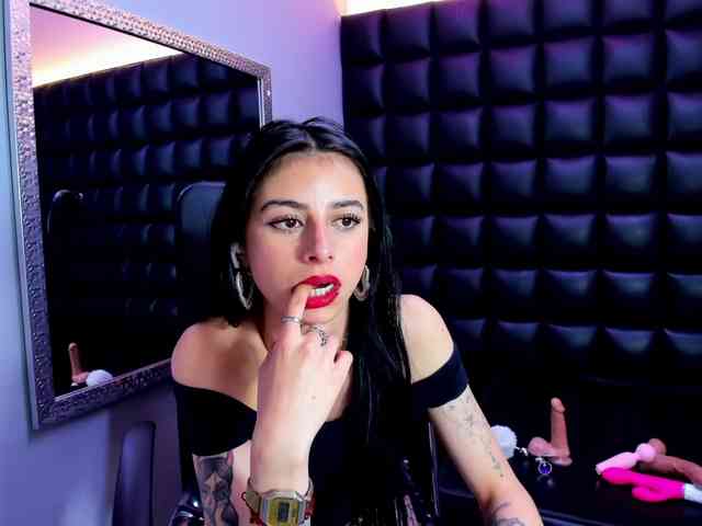 DulceMiiaa webcam