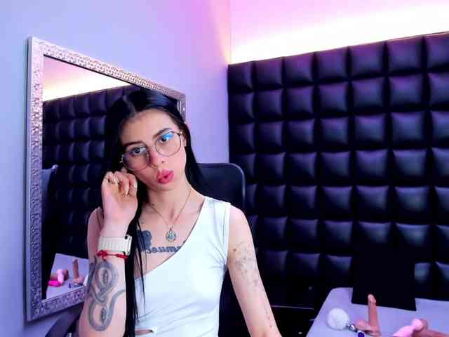 DulceMiiaa webcam