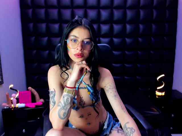 DulceMiiaa webcam