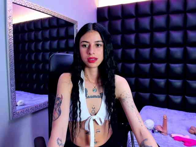 DulceMiiaa webcam