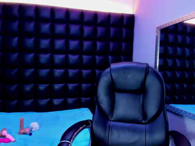 DulceMiiaa webcam