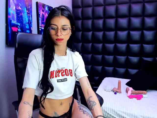 NiaBabie webcam