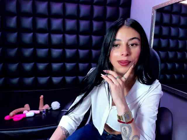 DulceMiiaa webcam