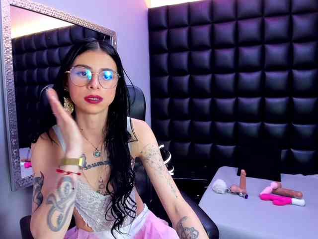 DulceMiiaa webcam