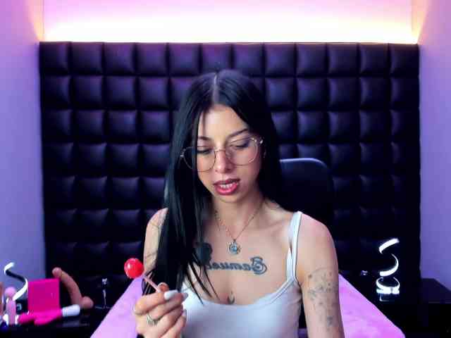 DulceMiiaa webcam