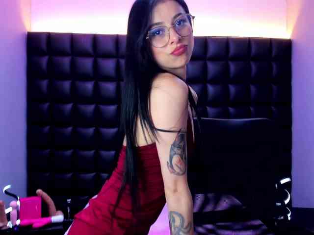 DulceMiiaa webcam