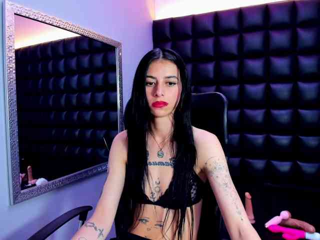 DulceMiiaa webcam