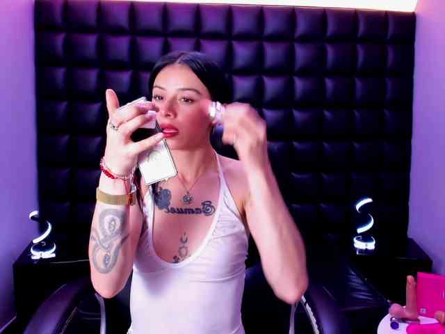DulceMiiaa webcam