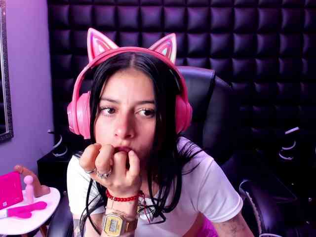 DulceMiiaa webcam