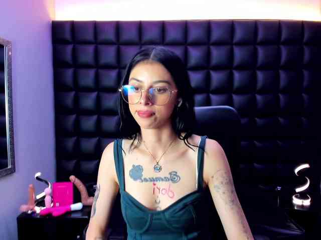DulceMiiaa webcam