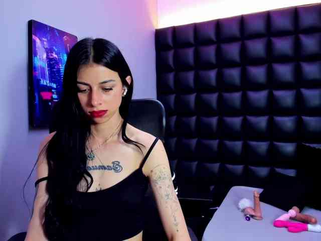 NiaBabie webcam