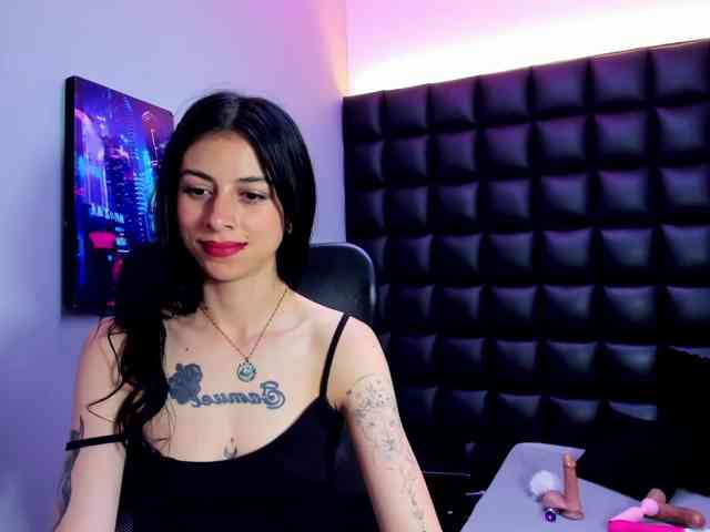 NiaBabie webcam
