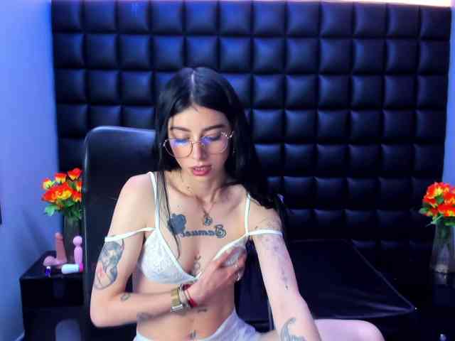 DulceMiiaa webcam