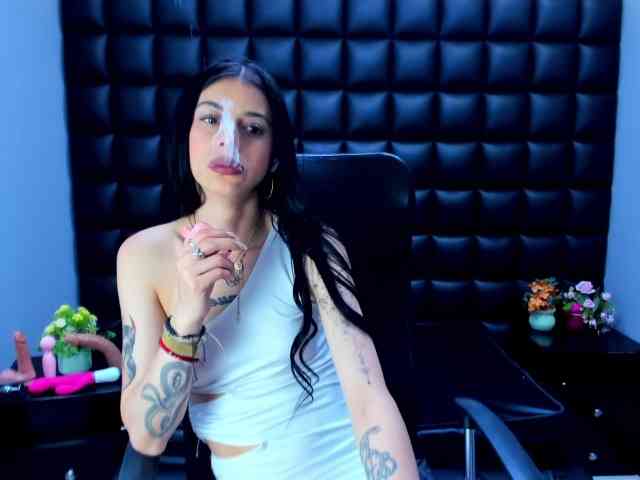 DulceMiiaa webcam