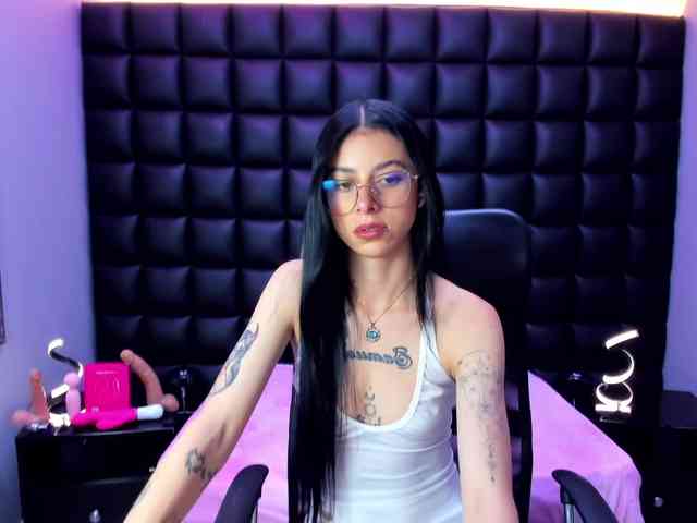 DulceMiiaa webcam