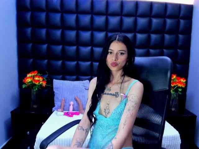 DulceMiiaa webcam