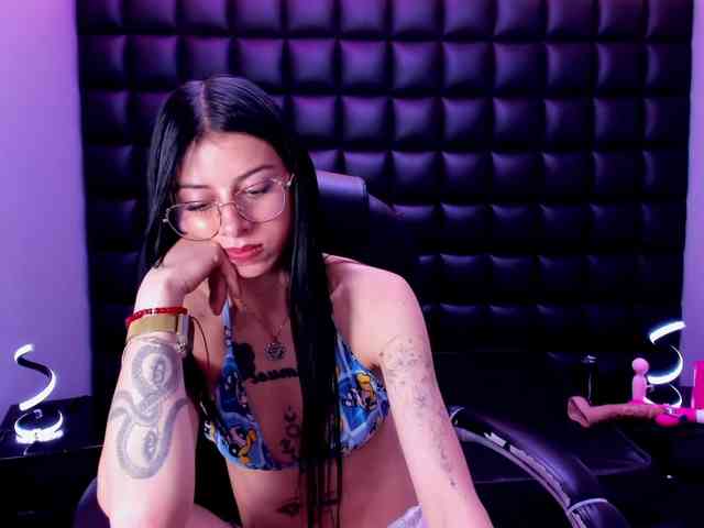 DulceMiiaa webcam