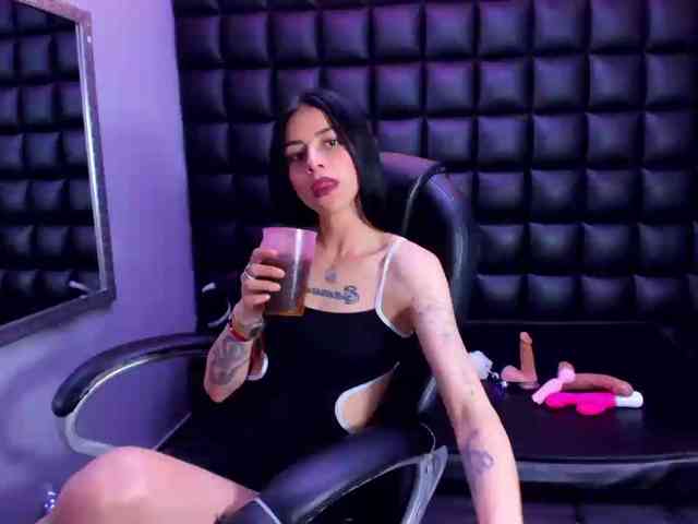DulceMiiaa webcam