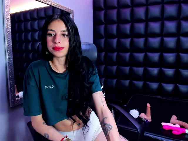 DulceMiiaa webcam