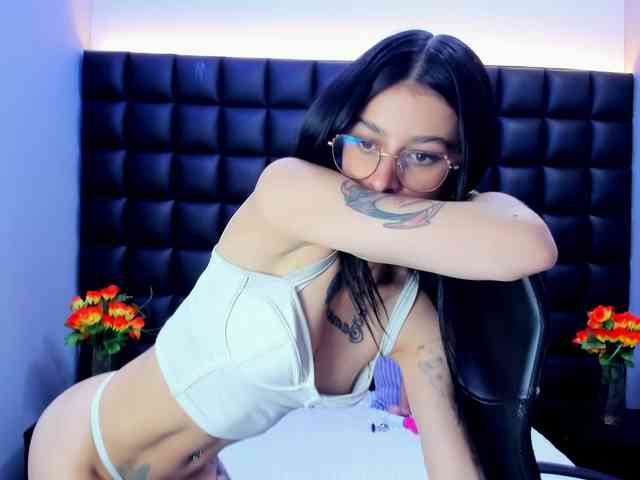 DulceMiiaa webcam