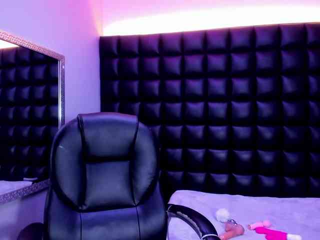 DulceMiiaa webcam