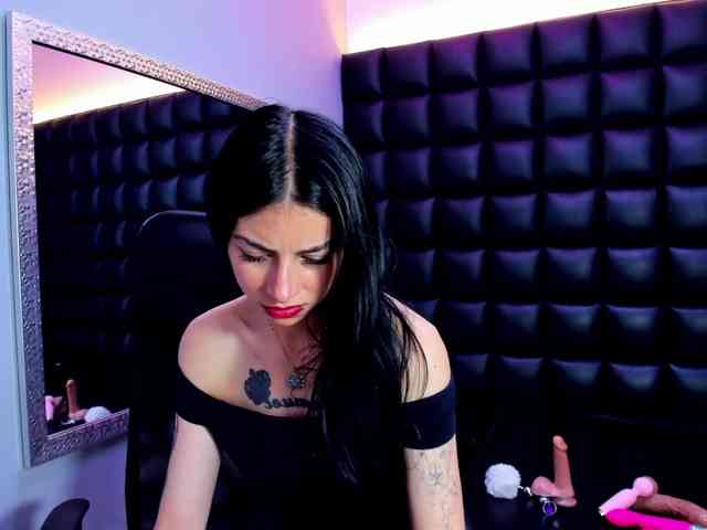 DulceMiiaa webcam