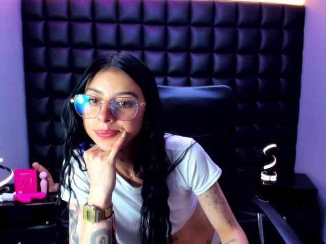 DulceMiiaa webcam