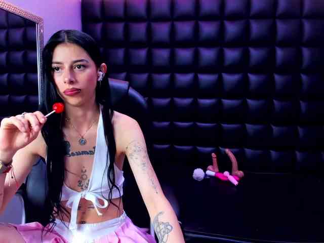 DulceMiiaa webcam