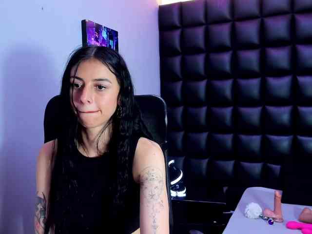 DulceMiiaa webcam