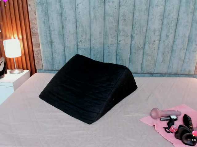 Karina-Towers's BongaCams show and profile