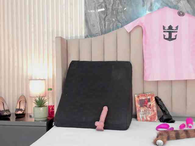 Karina-Towers webcam