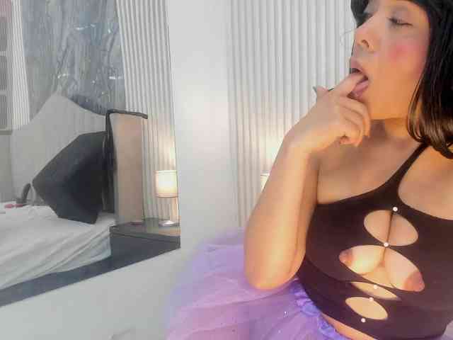 Karina-Towers webcam