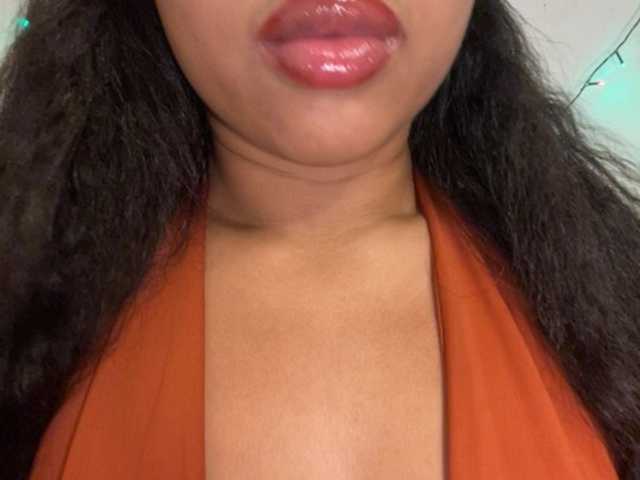 SirenaSweet's BongaCams show and profile