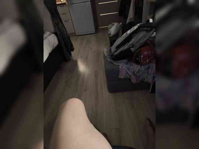 Sluttyfuck25 webcam